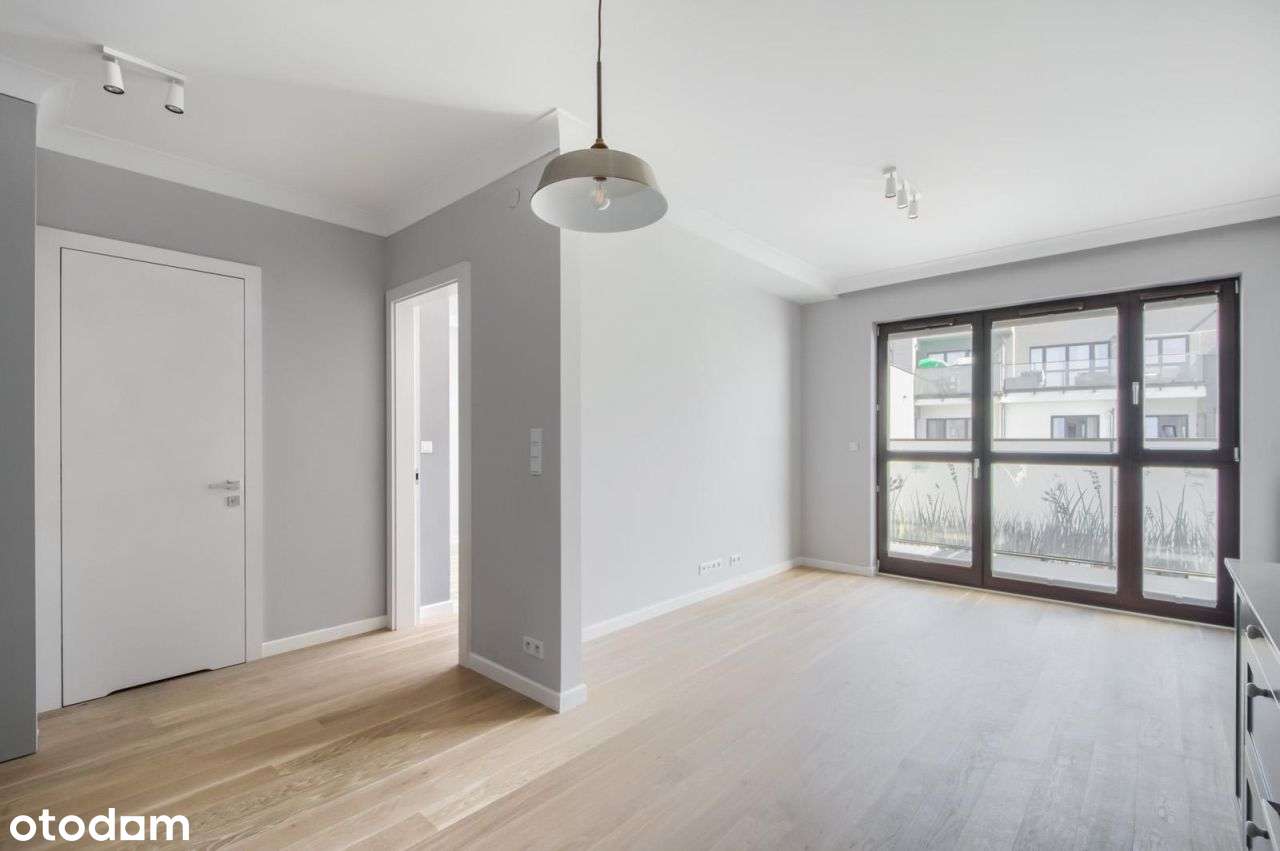 Skierniewicka, 2 pok. z balkonem na ostatnim piętr-2