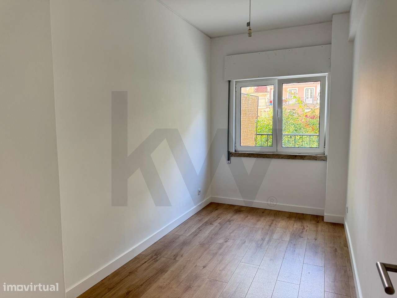 Apartamento T1 remodelado com terraço situado na Graça - Grande imagem: 5/28