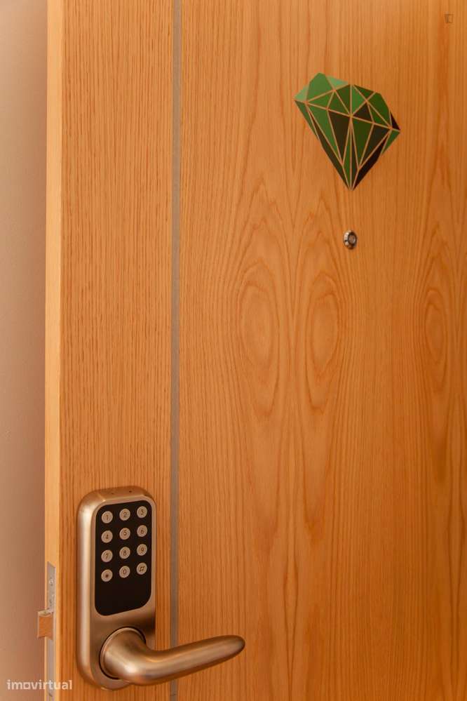 Quarto - localizado em Baixa Coimbra - Grande imagem: 4/10