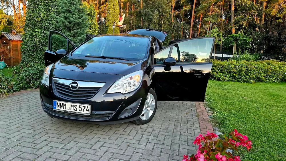 Opel Meriva II (2010-) 1.7 CDTI Cosmo 2011