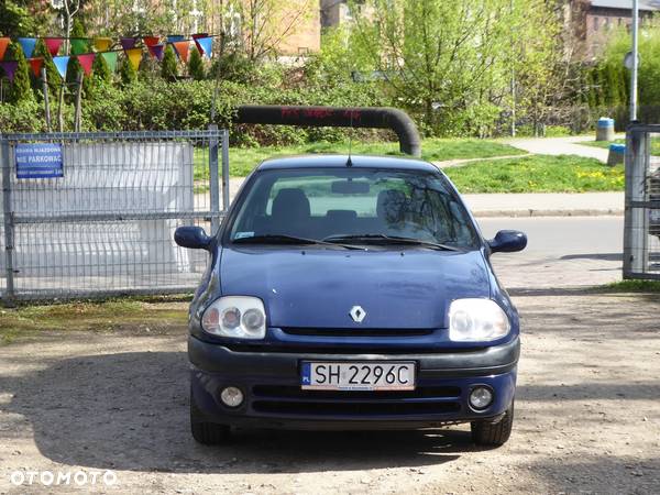 Renault Clio - 2