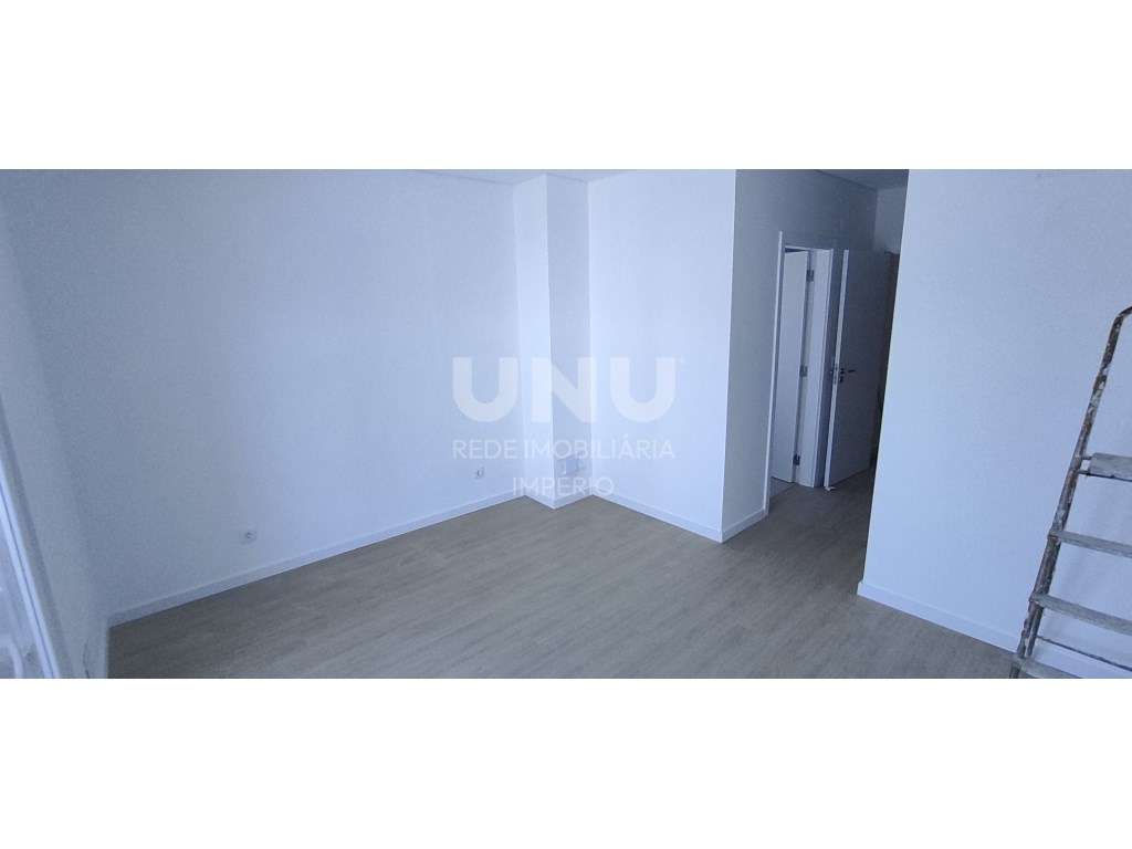 MORADIA PREMIUM TRIPLEX 5 ASSOALHADAS em Fernão Ferro 3 WC-15