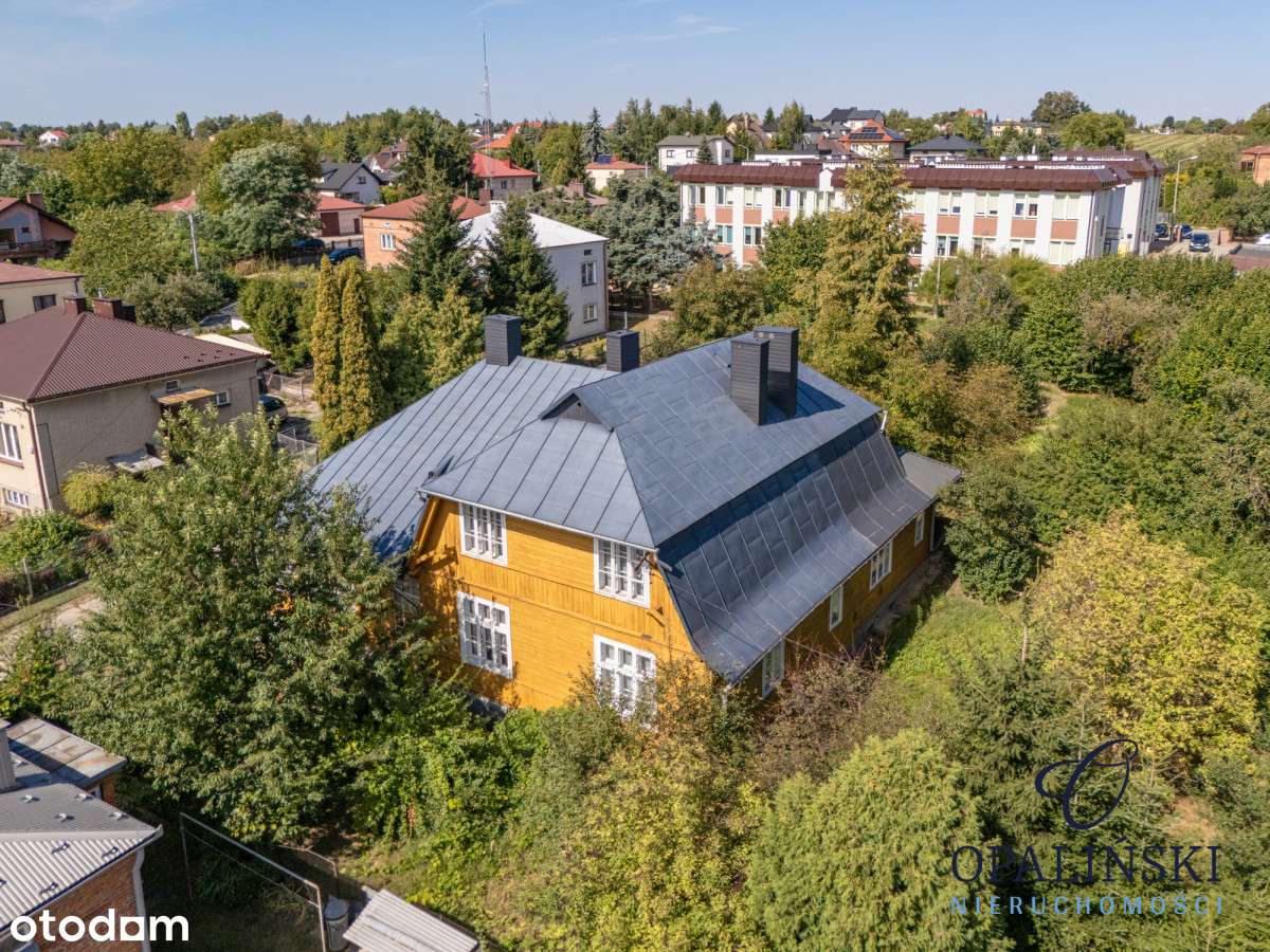 Niezwykły drewniany dom z amfiladą z XX wieku-5