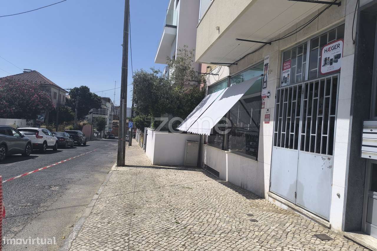 Loja Carnide com 328m2 - Grande imagem: 2/17