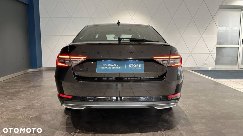 Skoda Superb 2.0 TDI SCR Sportline DSG - 4