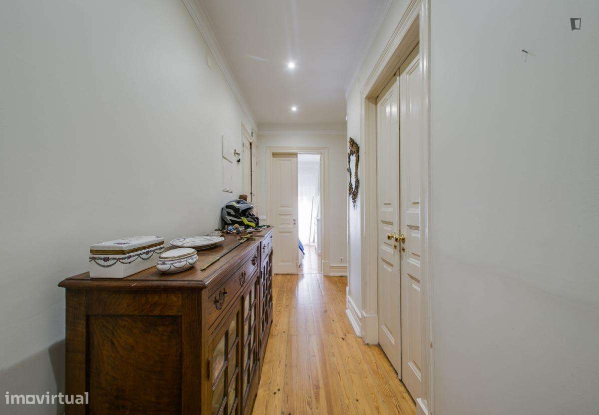 Quarto - localizado em Alameda Lisbon - Grande imagem: 2/7