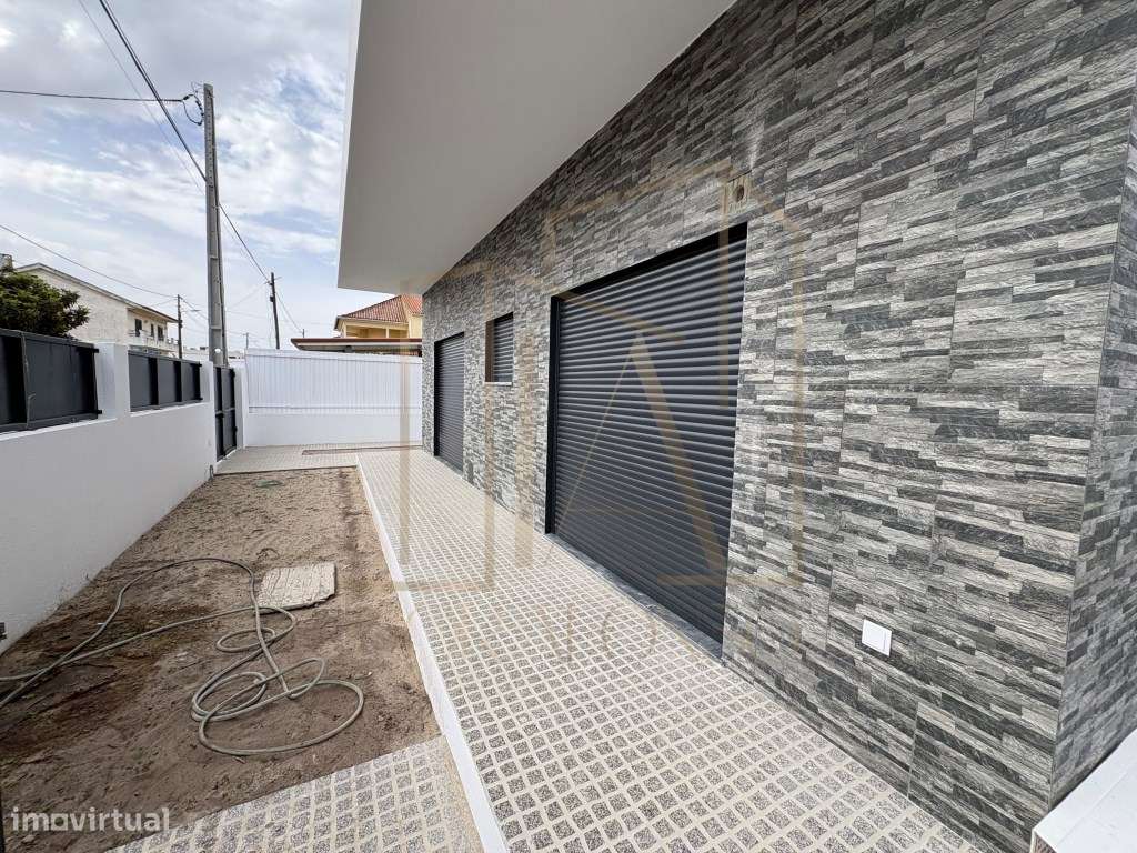 Moradia Térrea T4, com 4 Suites - Pronta a Escriturar-1