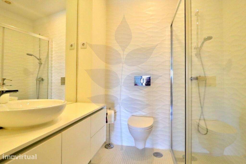 Apartamento T4 em Celeirós | 4 Suites | Garagem para 2 Viaturas-20