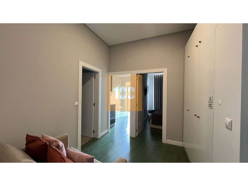 Prédio burguês reabilitado na Baixa do Porto com Licença AL - Grande imagem: 2/47