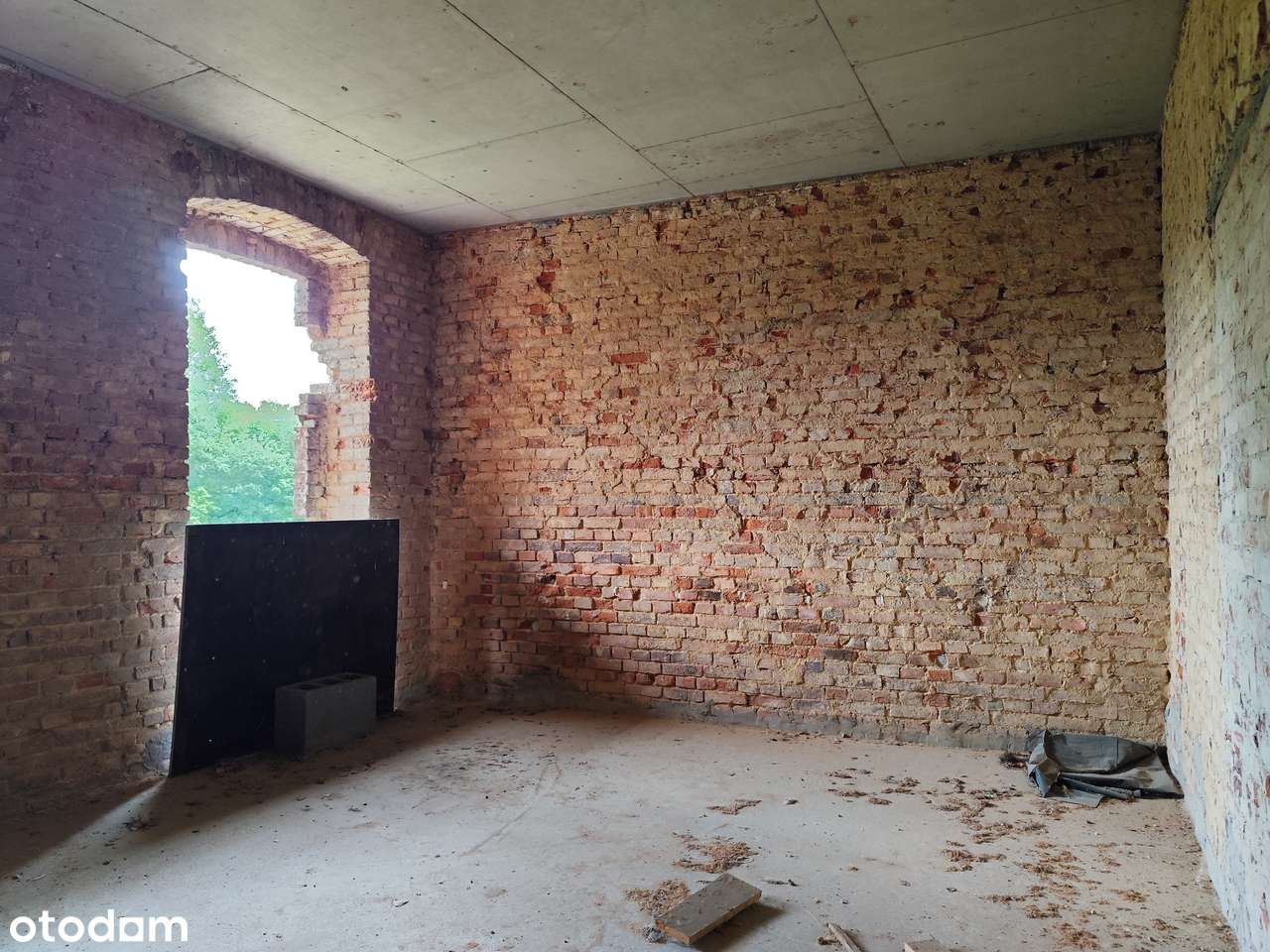 Kamienica 765 m2, działka 873 m2, stan surowy otwarty, stropy żelbeton-1