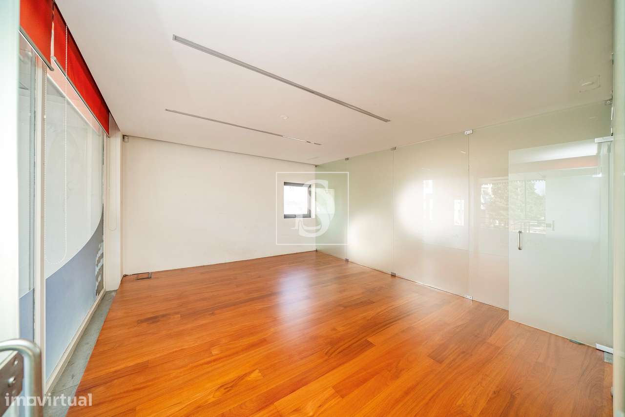 Loja 141m2 na Praça da Justiça, em frente ao Tribunal, Braga-25