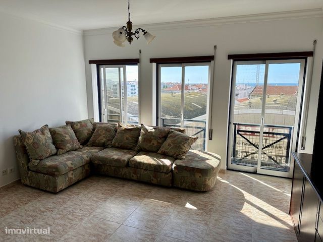 Vendo Apartamento T.3 - Com parqueamento a 70 Mts da Praia em Nazaré-2