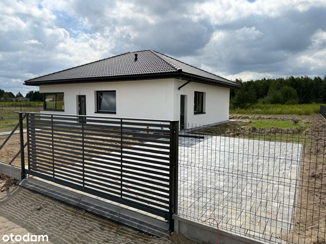 NOWOCZESNY DOM PARTEROWY PRZY LESIE ŻELECHÓW 106 m² DZIAŁKA 1040 m²