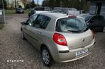 Renault Clio 1.2 16V 75 Collection - 10