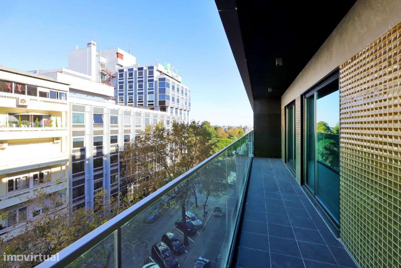 Apartamento T3 com 177m2 no edifício Varino 04-19