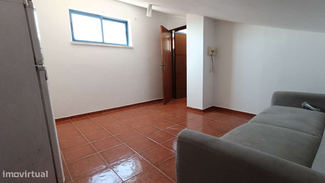 T3 com Arrecadação e Terraço, Pronto a habitar-37