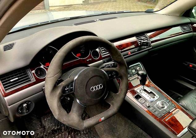 Audi A8 4.2 Quattro - 14