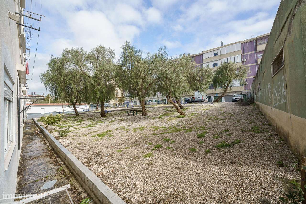 Excelente Oportunidade! T2 com Logradouro | 61m² | Rés-do-Chão | Total-20