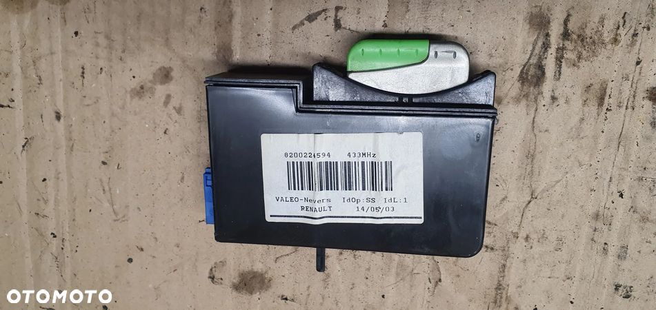 Stacyjka kluczyk czytnik kart karta Renault Espace IV 8200224594 - 1