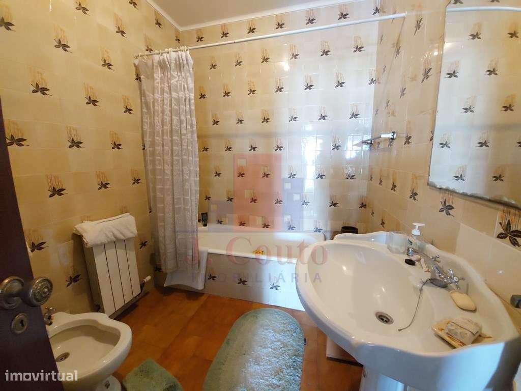 Prédio com 7 apartamentos no centro de Caldas da Rainha-12