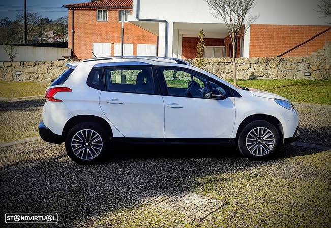 Peugeot 2008 1.2 PureTech Style - 17