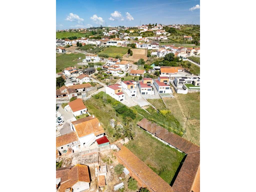 Terreno Urbano com 2720m² - Arneiro - Batalha-15