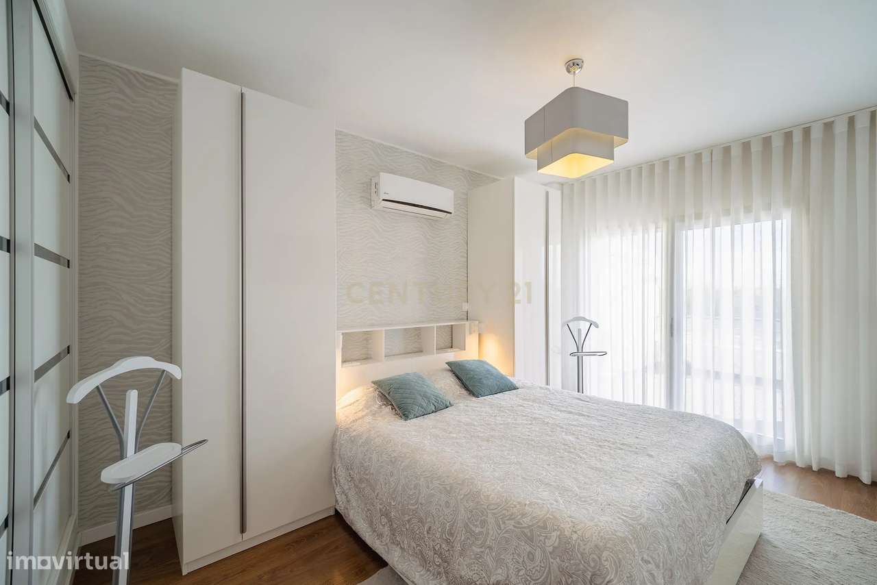 Apartamento T2 Duplex com terraço em condomínio privado-23