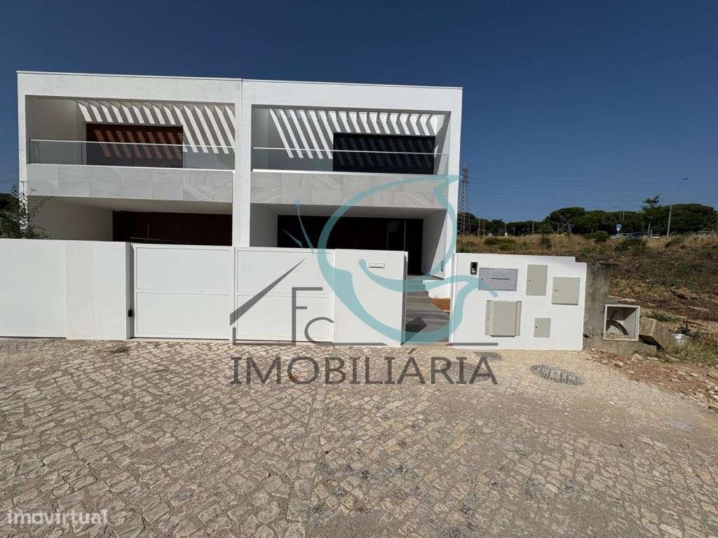 Moradia T3 com acabamentos de Luxo e Piscina - Quinta da Amizade-11