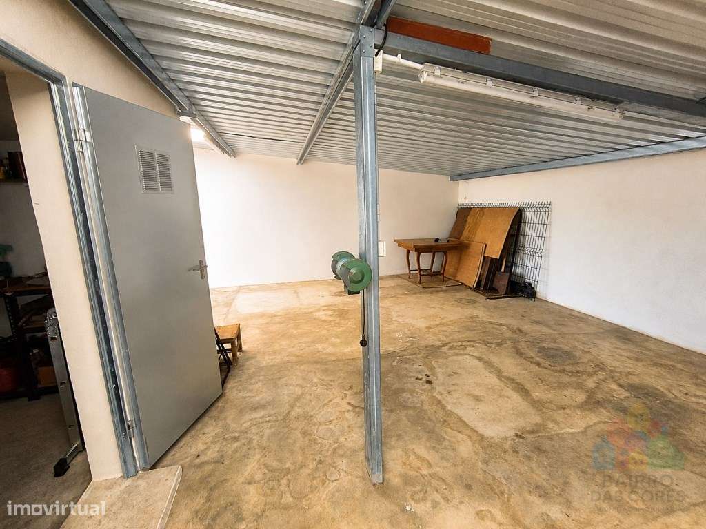 Quinta com 8280 m2 com acesso privado a rio em Tomar-14