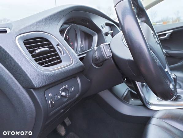 Volvo V40 D2 Drive-E Inscription - 19