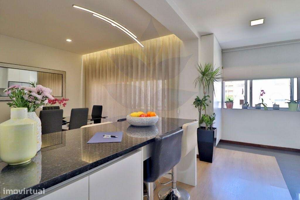 Apartamento T4 na freguesia de Lamaçães-4