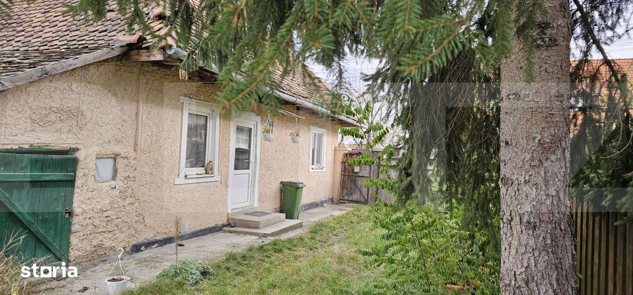 Casa taraneasca in centrul localitatii Ilieni – teren 832 mp. - Imagine principală: 1/6