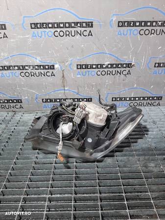 Far Dreapta Nissan Pathfinder 2004 - 2010 SUV 4 Usi (708) Xenon - 4