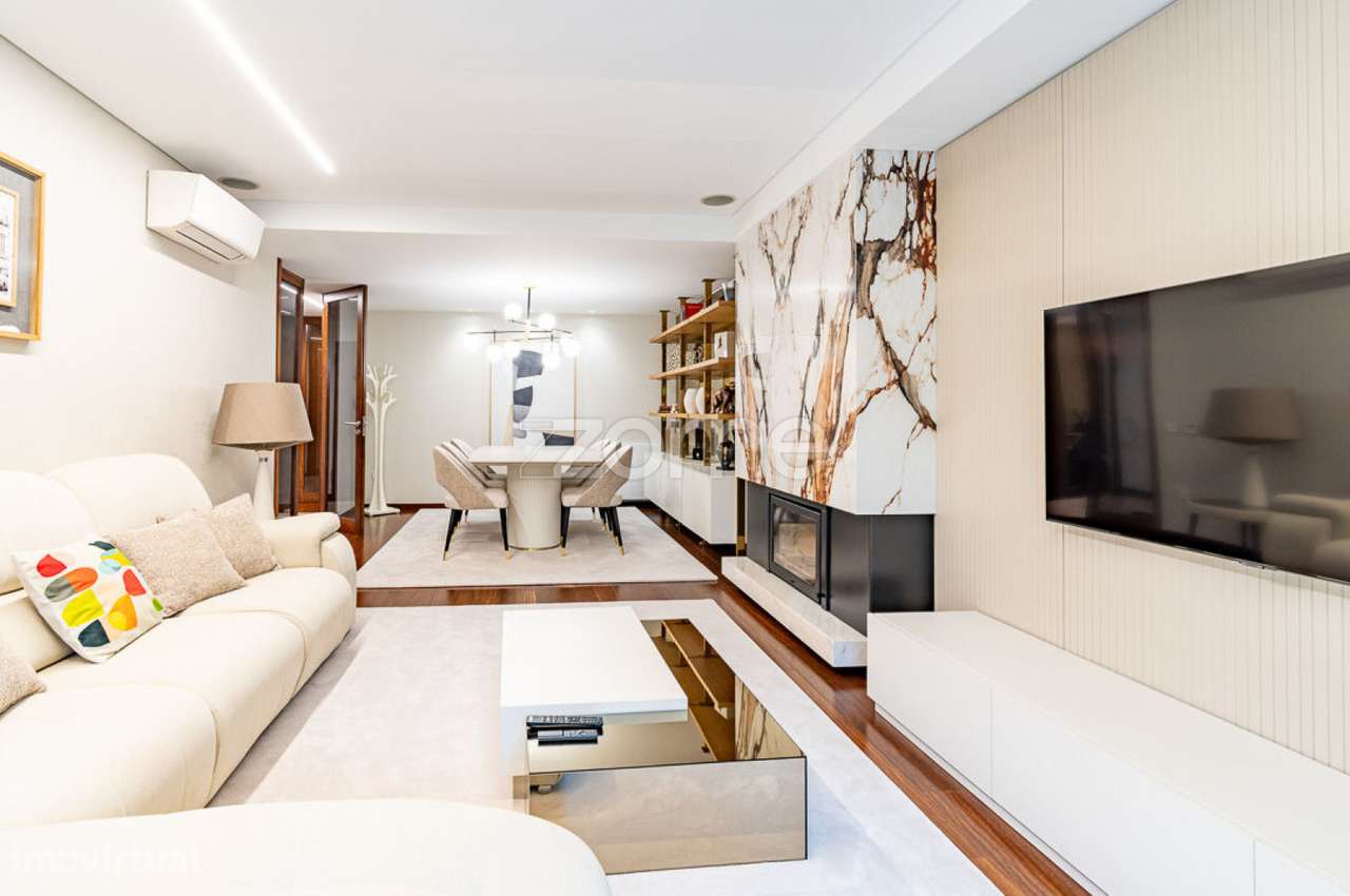 Apartamento T2 Mobilado, com Varanda e Garagem Fechada - Braga - Grande imagem: 4/47