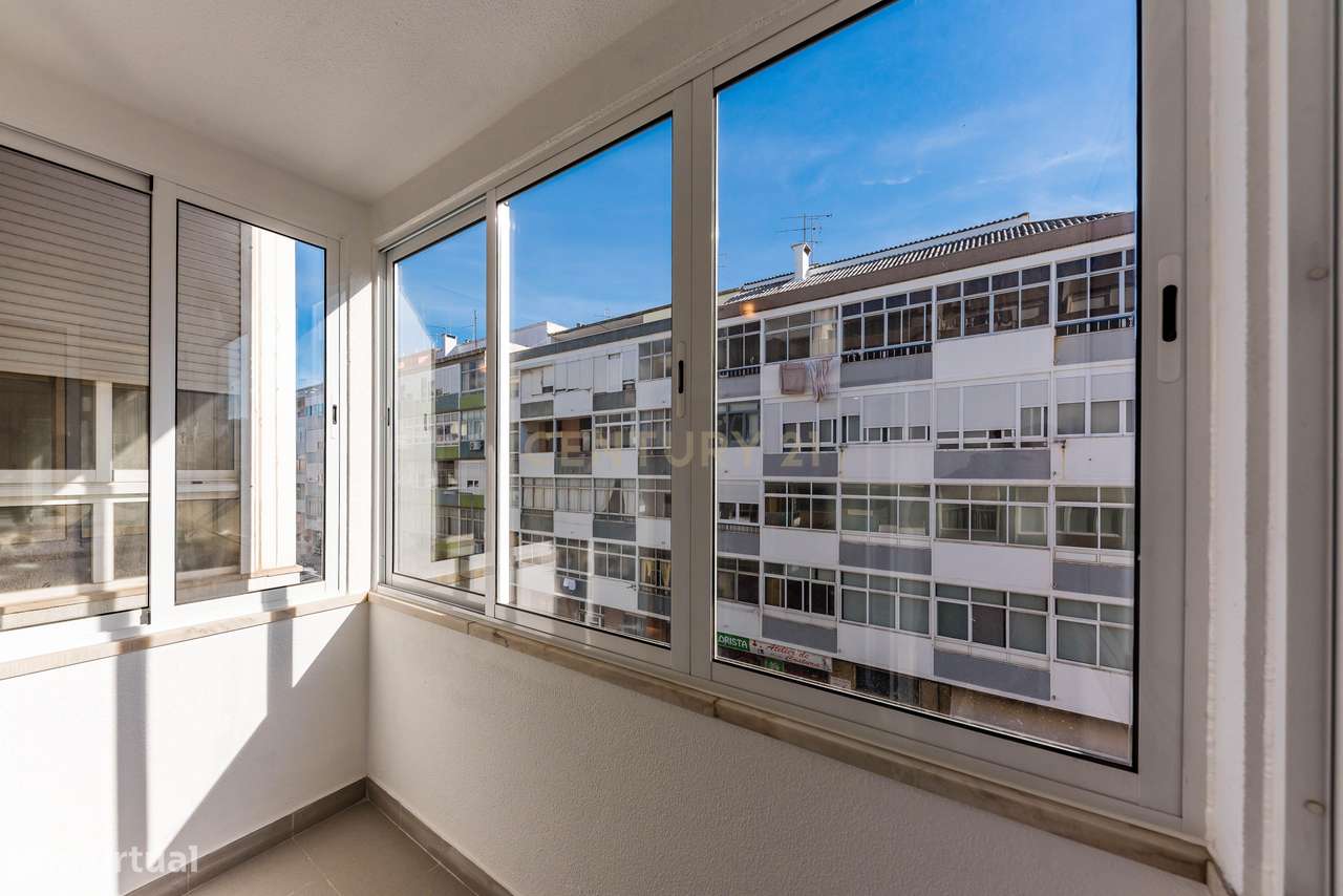 Apartamento T3 Totalmente Remodelado – Cova da Piedade, Almada-56