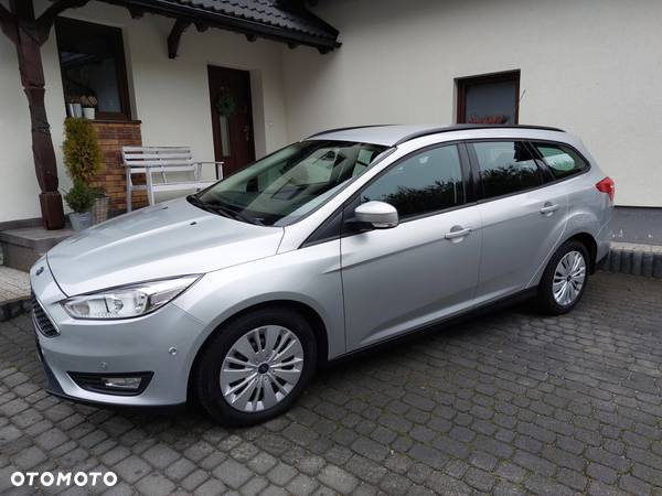 Ford Focus 1.0 EcoBoost Titanium - 34