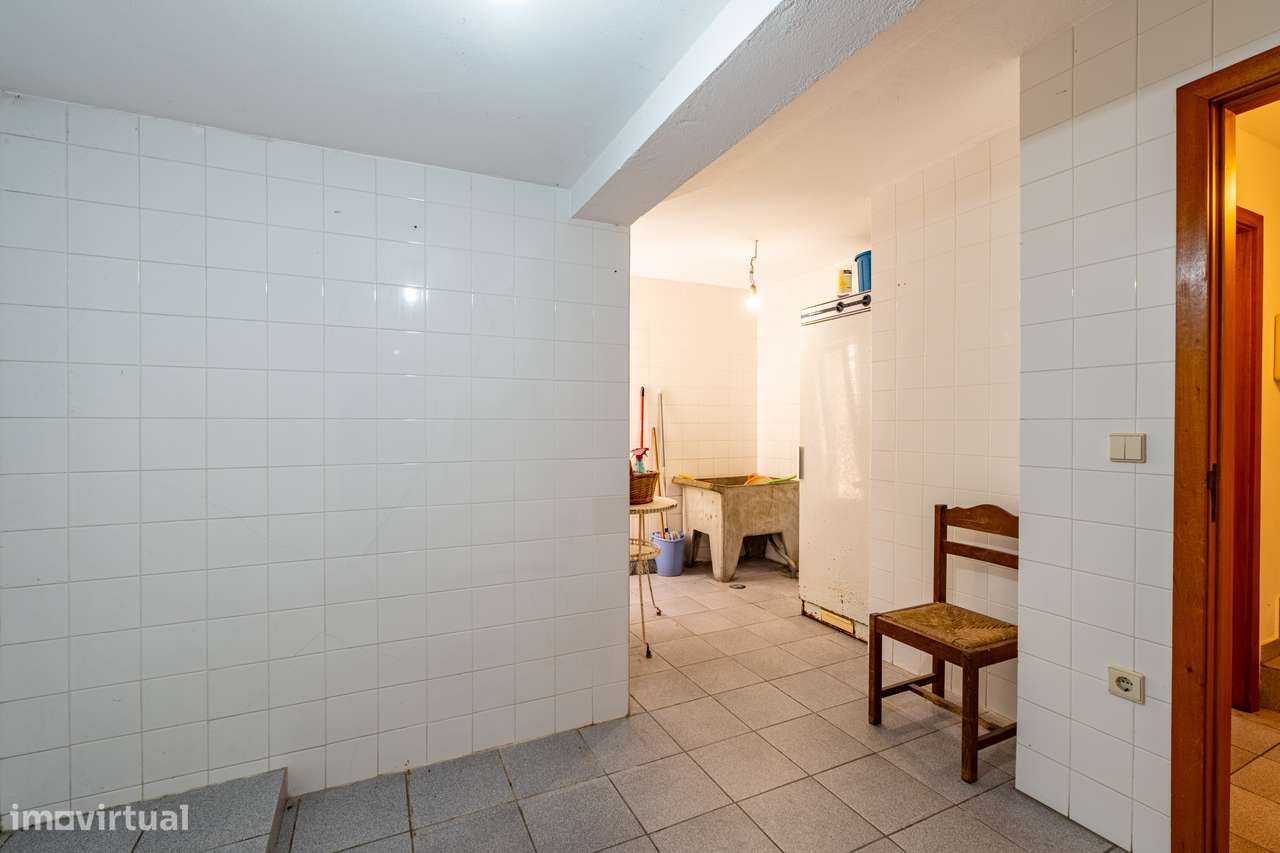 Magnifica Moradia T4 - Aldeamento privado com duas piscinas na Maia-42