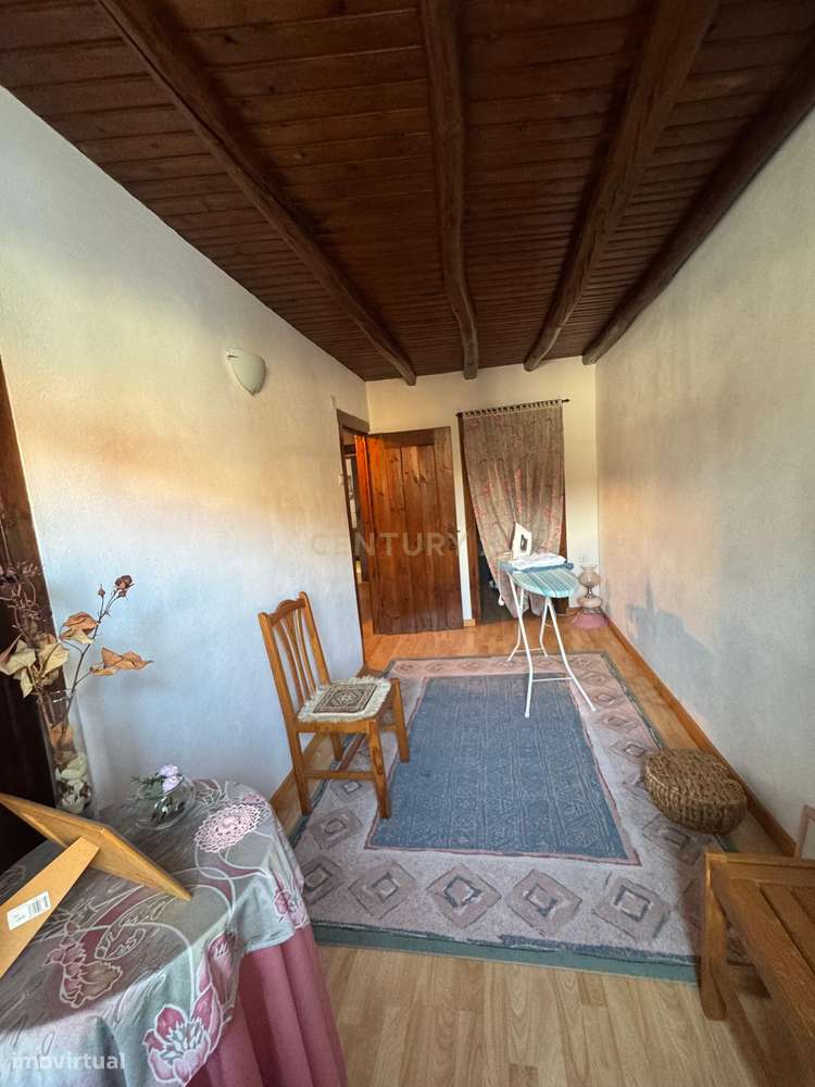 Moradia T6 com quintal e palheiro em Monforte da Beira — Espaço, charm-28