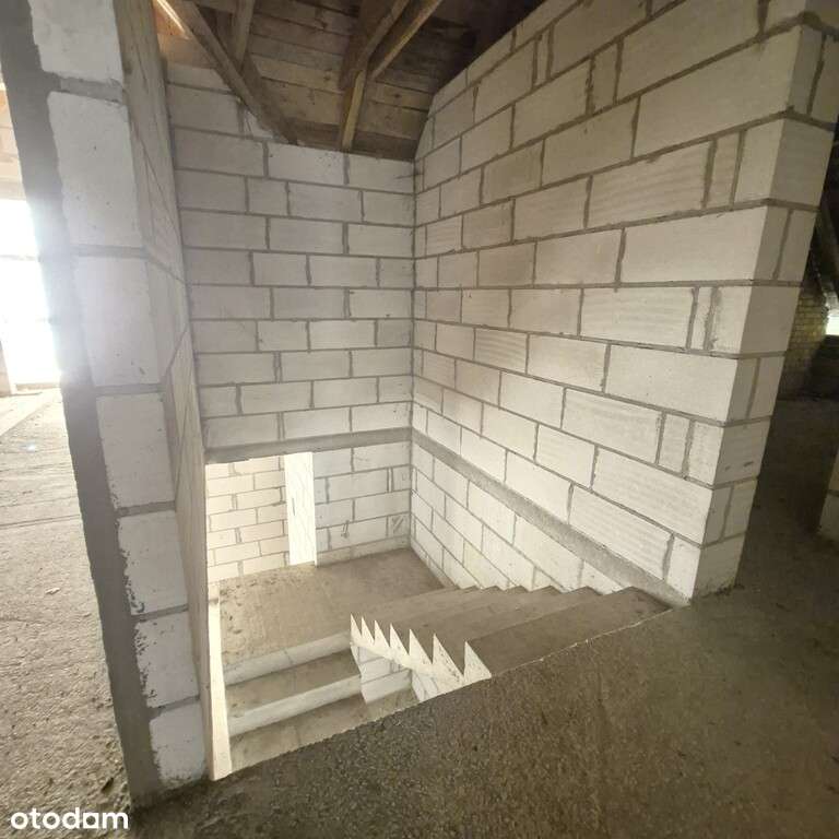 Funkcjonalny dom do wykończenia-5