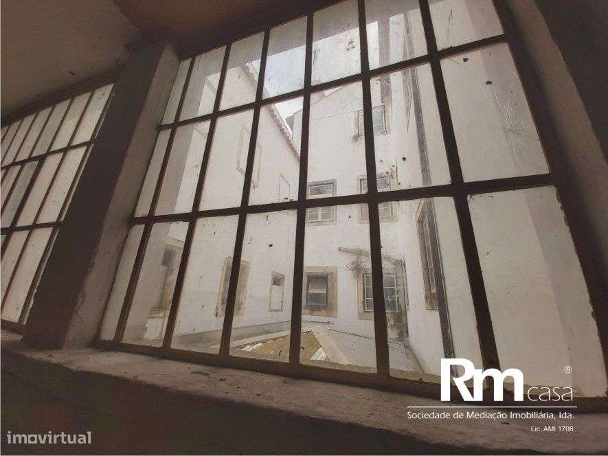 Magnifico prédio devoluto na Rua da Sofia, Largo do Terreiro da Erva-9