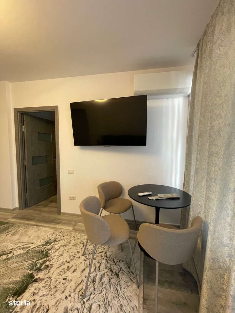 Piata Romana, Metrou, KFC - Imagine principală: 5/16