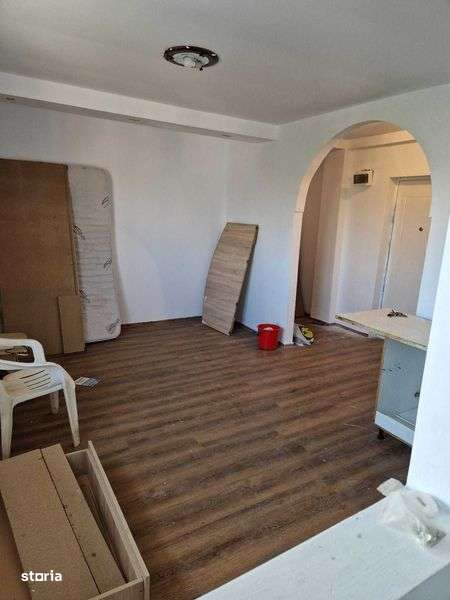 Proprietar vand garsoniera confort 1. Suprafata utila 45.5 m patrati. Etaj 3 din 4 Bucuresti sector 5 Strada eternitatii toate utilitatile Bloc 2015
