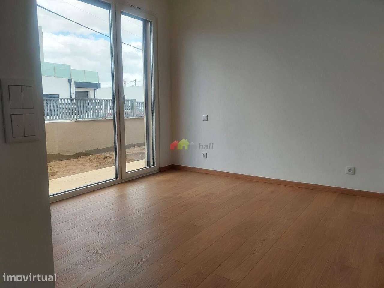 Moradia T4 Nova de arquitectura moderna em Azeitão-13