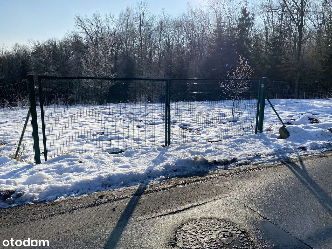 Ogrodzona działka budowlana z mediami i pozwoleniem na budowę-1