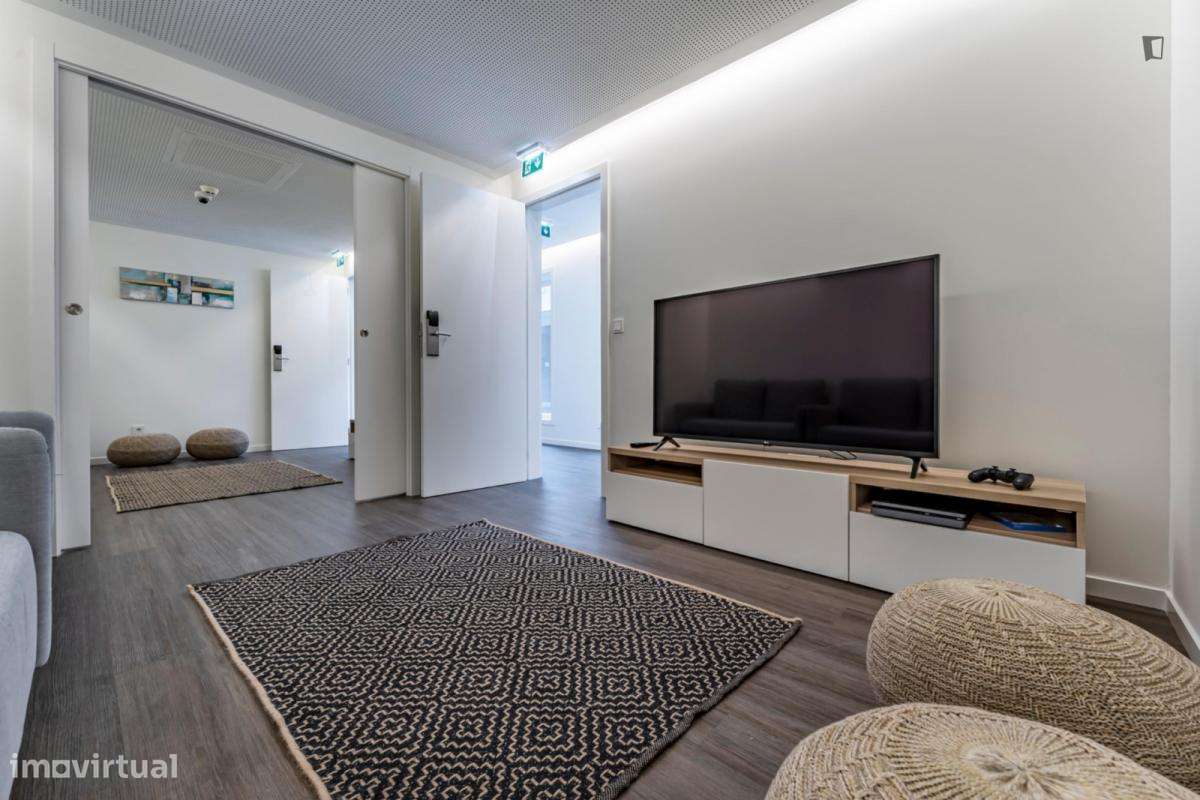 Quarto - localizado em Paranhos Porto - Grande imagem: 5/10