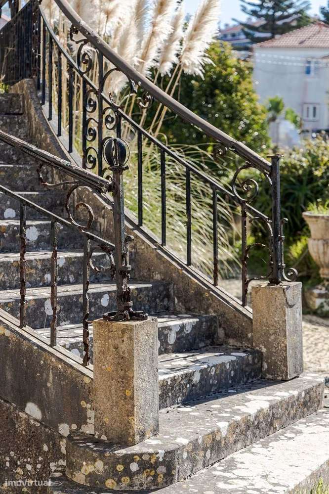 Palacete com 5 Quartos no Coração de Sintra-13
