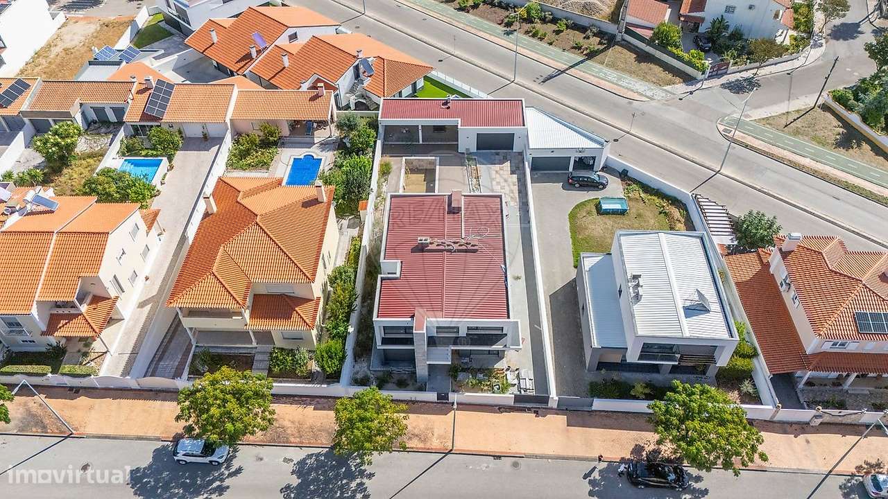 Moradia T5 para venda-10