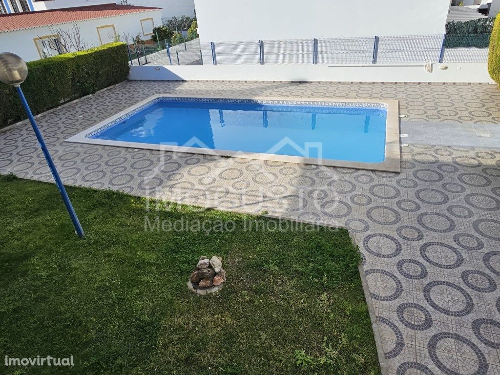 RefªAFT1-111 - Apartamento T1 com piscina e estacionament...