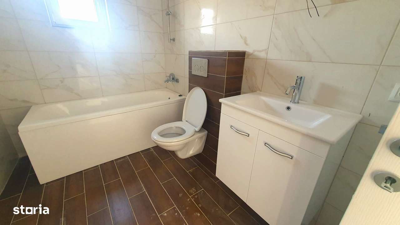 Case noi și ieftine, pe lacul Crevedia.-7