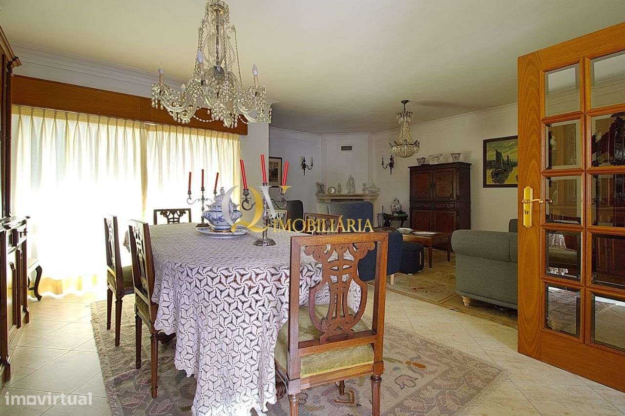 Excelente Moradia V4 para venda sita nos Jardins da Parede-14